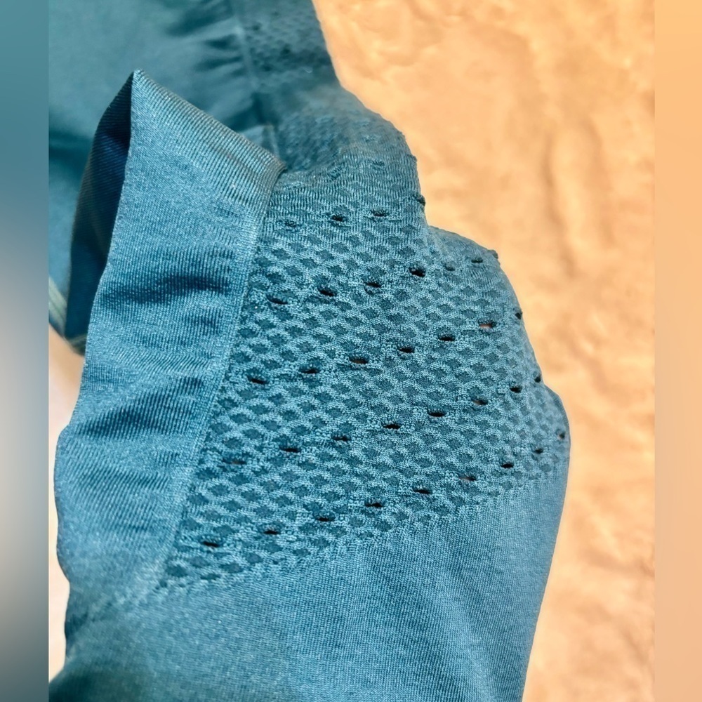 Sale! NWT Fabletics Leggings M Dark Teal Sync High-Waisted 7/8 length Perforated - Picture 12 of 16